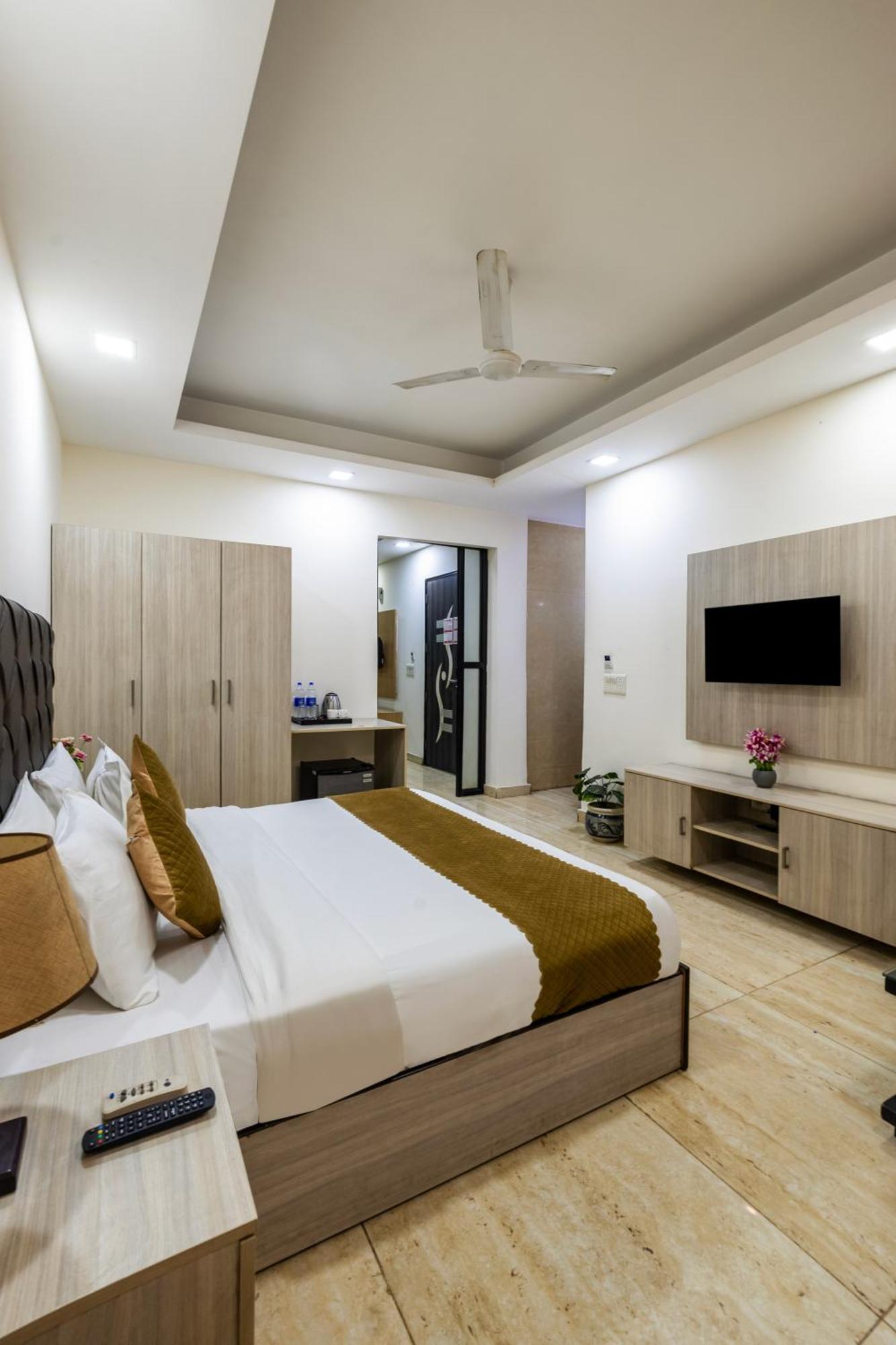 Kabul Hotel By Nexhub Palace - Medanta Ґурґаон Екстер'єр фото
